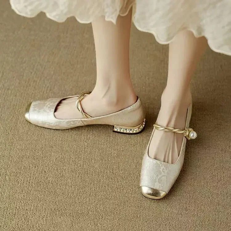 Frieda – Chaussures à lanières classiques au look élégant